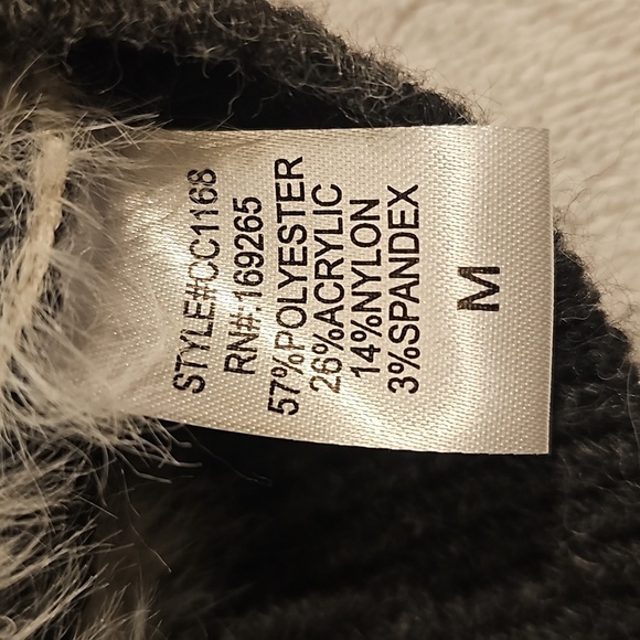 NWT Threaded Leaf Fuzzy V-Neck Cardigan w 3 Buttons, Gray & White Medium - Picture 10 of 11